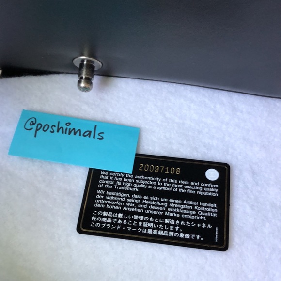 NWT [CHANEL] Black NEW MEDIUM Boy Bag in Lambskin - Picture 7 of 17